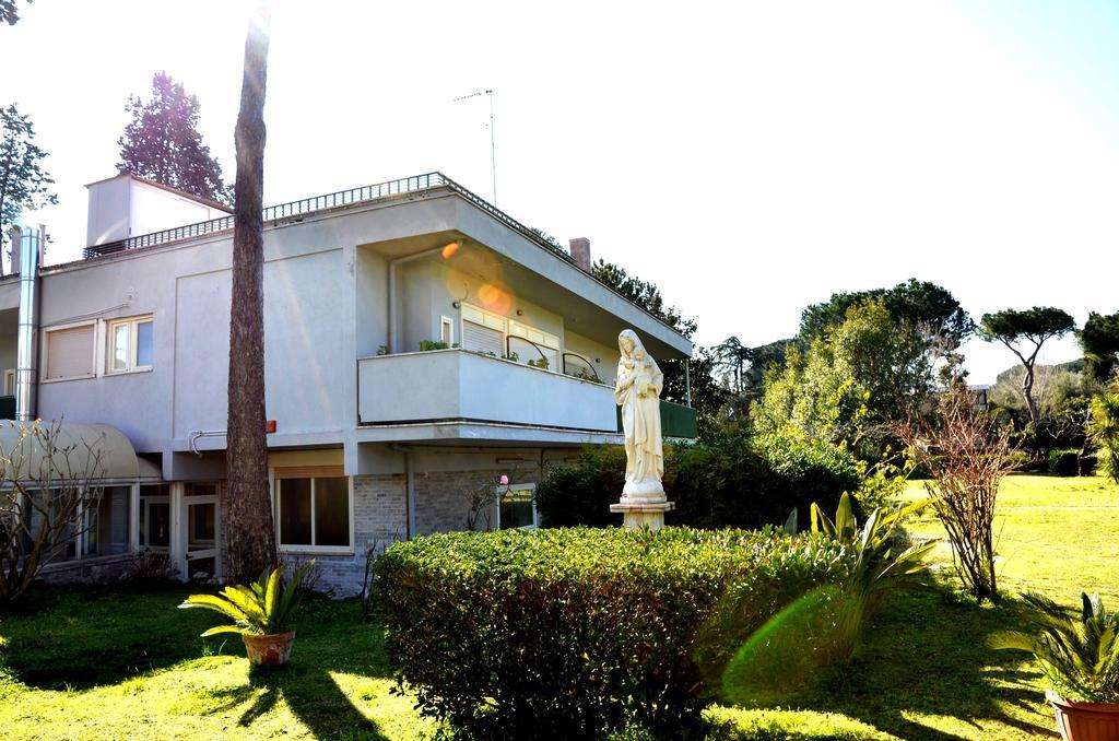 Casa Per Ferie Cardinal G. Guarino Bed and Breakfast Rom Eksteriør billede