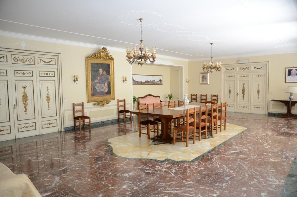 Casa Per Ferie Cardinal G. Guarino Bed and Breakfast Rom Eksteriør billede
